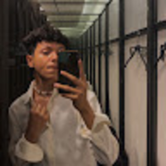 Meet your Posher, Luis - Picture 1 of 1